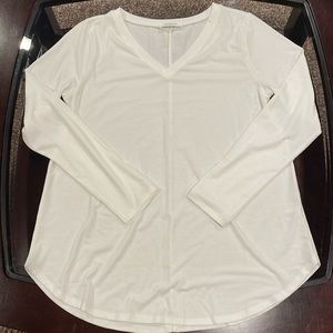 Zenana Womens V-neck Long Sleeve Layering Tee Size L EUC Cream